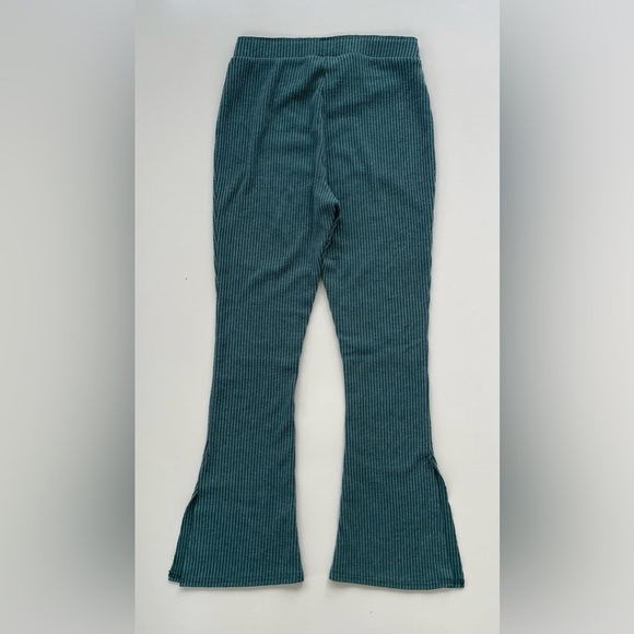 Urban Outfitters Out from Under Green Ribbed Flared Leggings Size Small - Picture 2 of 9